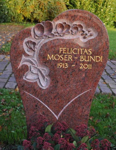 kuenstler-grabstein-ornament