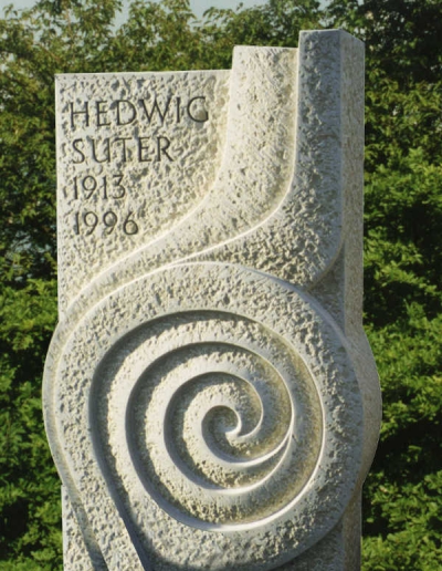 kunstvolle-grabstein-skulptur